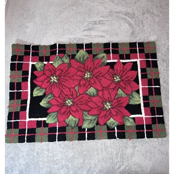 Christmas Poinsettia Hand Hooked Runner Rug 31" x 20" - Picture 2 of 12